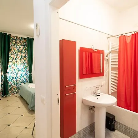 Vitti's 3 Guest house 3*