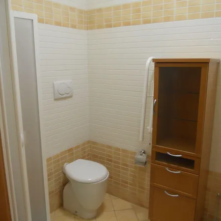 Vitti's 3 Guest house