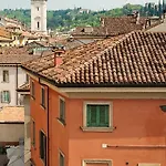 Vitti's 3 3*