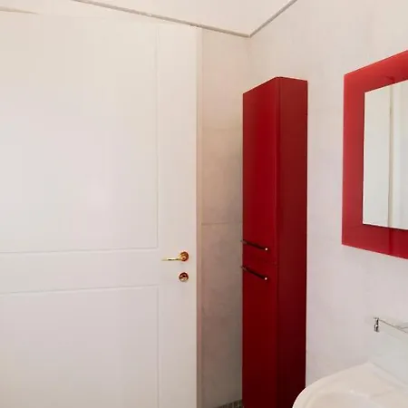 招待所 Vitti's 3 3*