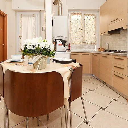 Vitti's 3 Casa de hóspedes 3*
